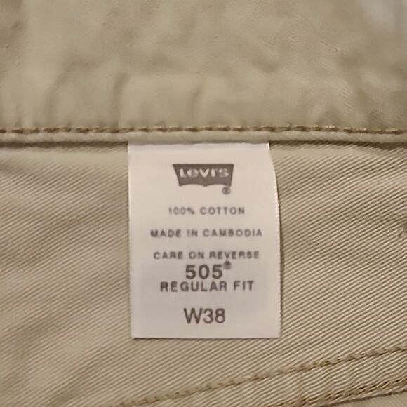 Levi's mens khaki cotton shorts size 38 - Picture 2 of 5